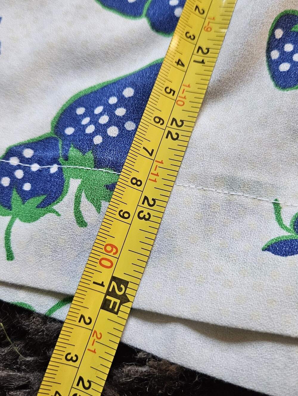 Vintage Sears white blue strawberry and flowers novelty motif accented with brig - Picture 7 of 7